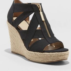 3/40 bundle! Great black and gold wedges!